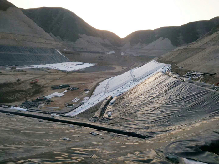 鱼塘防渗膜回填土保护层厚度怎么合理确定